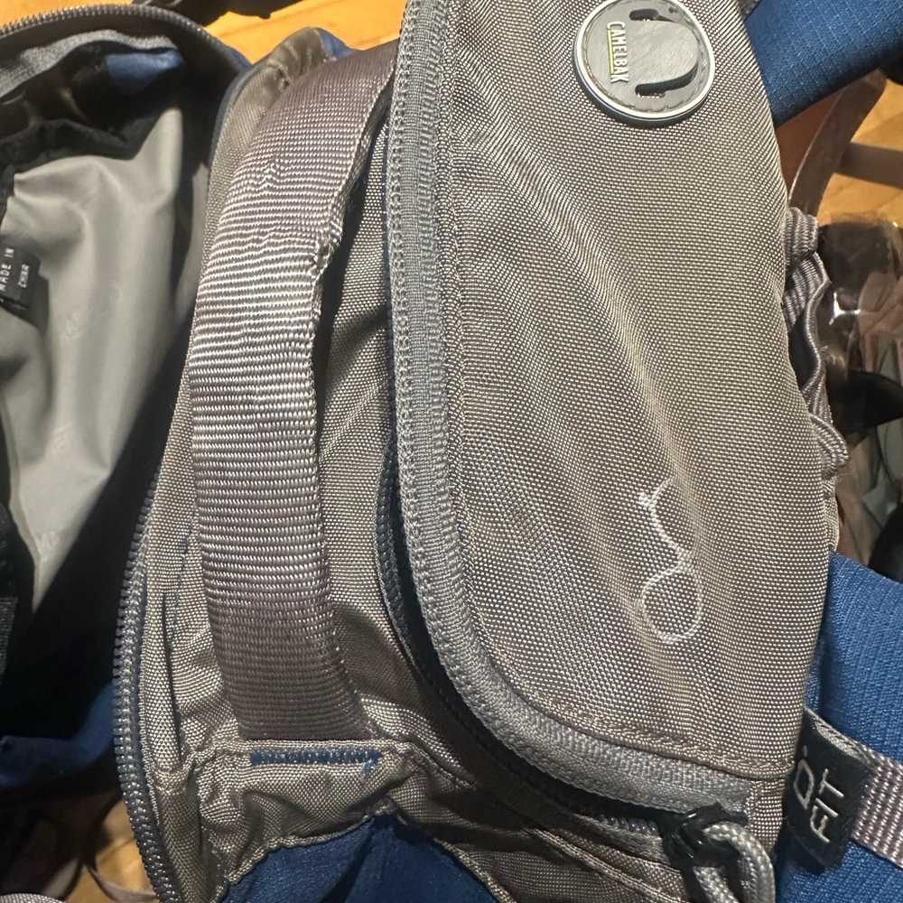 CamelBak Blue and Gray Used RimRunner Backpack - Picture 3 of 8